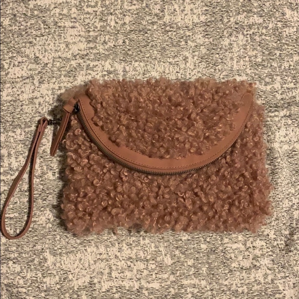 NWOT- Universal Thread Pink Fuzzy Clutch Wristlet